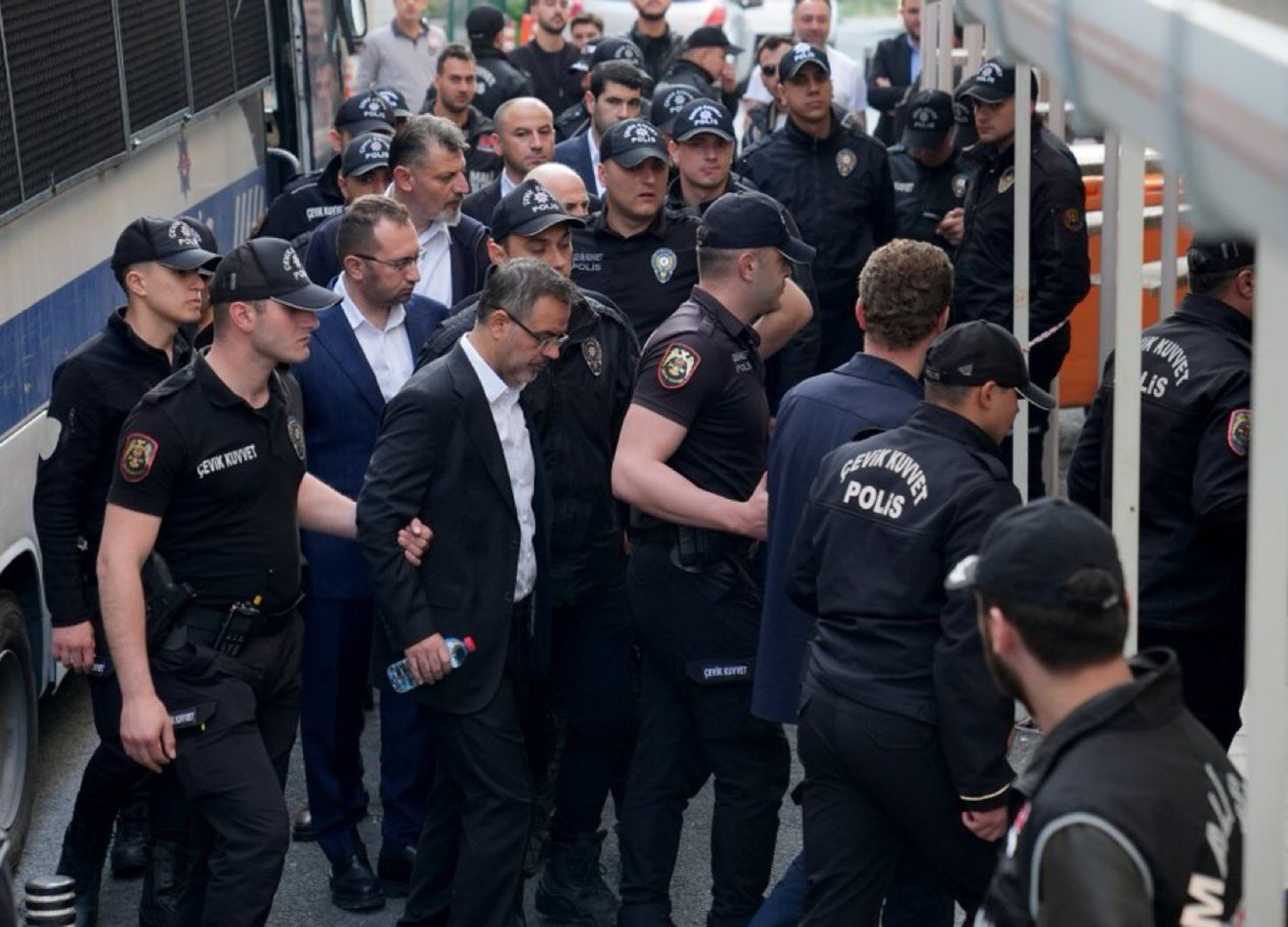 CHP'den gözaltı görüntülerine tepki